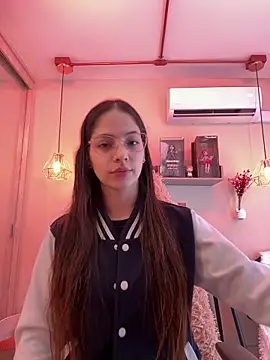 Zoe Bae online show from 03.07.25