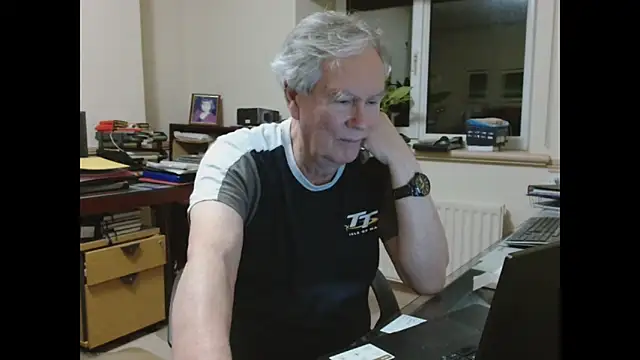 Snapshot of alan_inlondon chatting on 02.15.26 alan inlondon online show from 02.15.26