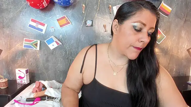 Snapshot of SexxyPamela chatting on 06.19.26 SexxyPamela online show from 06.19.26