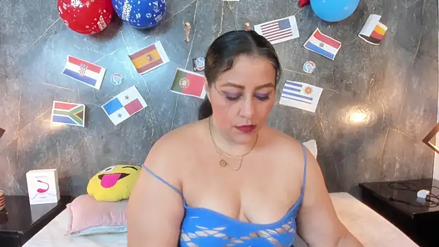 Snapshot of SexxyPamela chatting on 06.27.26 SexxyPamela online show from 06.27.26
