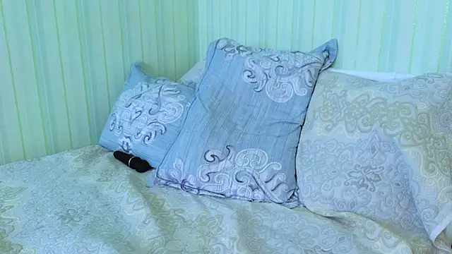  Lily  online show from 03.03.25