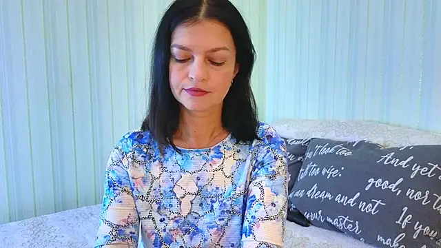  Lily  online show from 09.29.25