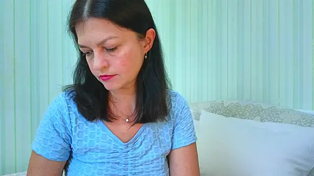 Snapshot of _Lily_ chatting on 07.27.26 Lily online show from 07.27.26