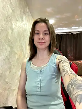 Snapshot of Mila_Jon chatting on 12.19.25 Mila Jon online show from 12.19.25