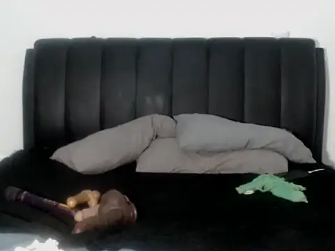 Snapshot of BigButtGodess chatting on 10.16.25 BigButtGodess online show from 10.16.25