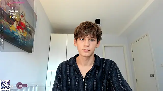 Snapshot of MiracleCam chatting on 11.08.25 MiracleCam online show from 11.08.25