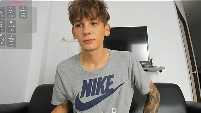 Snapshot of MiracleCam chatting on 03.05.26 MiracleCam online show from 03.05.26