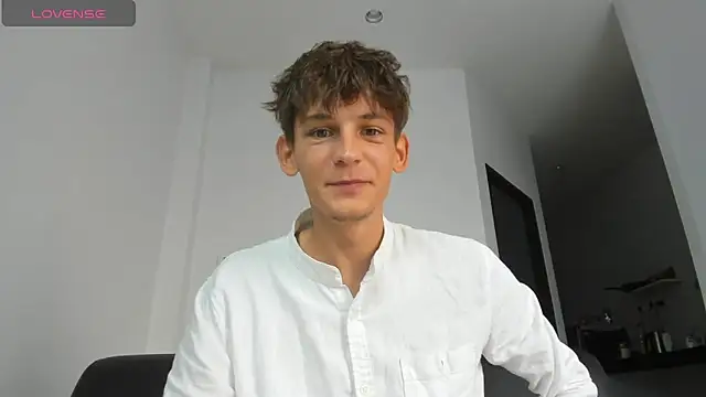 Snapshot of MiracleCam chatting on 03.11.26 MiracleCam online show from 03.11.26