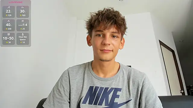 Snapshot of MiracleCam chatting on 03.13.26 MiracleCam online show from 03.13.26