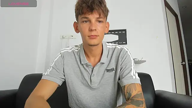 Snapshot of MiracleCam chatting on 03.19.26 MiracleCam online show from 03.19.26