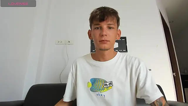 Snapshot of MiracleCam chatting on 03.26.26 MiracleCam online show from 03.26.26