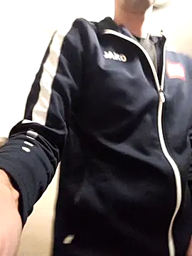 Snapshot of Geiler-boy313 chatting on 12.29.24 Geiler-boy313 online show from 12.29.24