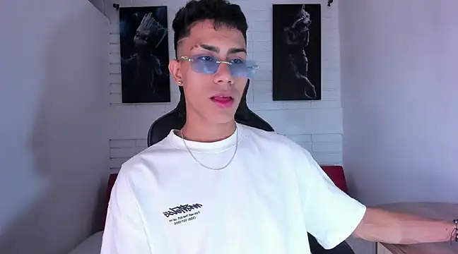 Snapshot of AlanNaughty chatting on 12.26.24 AlanNaughty online show from 12.26.24