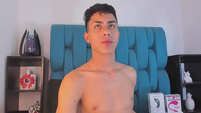 Snapshot of AlanNaughty chatting on 12.31.24 AlanNaughty online show from 12.31.24