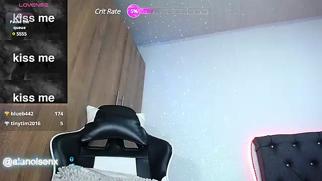 Snapshot of AlanNaughty chatting on 03.20.25 AlanNaughty online show from 03.20.25