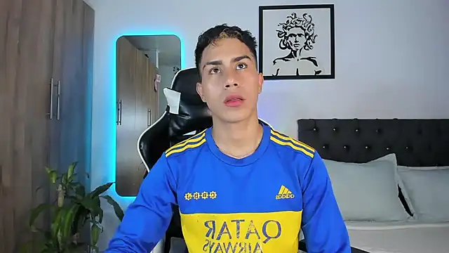 Snapshot of AlanNaughty chatting on 05.20.26 AlanNaughty online show from 05.20.26