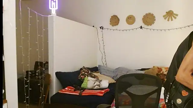 Snapshot of mycock2474u chatting on 02.18.25 mycock2474u online show from 02.18.25