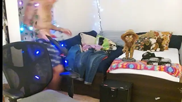 Snapshot of mycock2474u chatting on 02.22.25 mycock2474u online show from 02.22.25