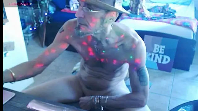 Snapshot of mycock2474u chatting on 03.17.25 mycock2474u online show from 03.17.25