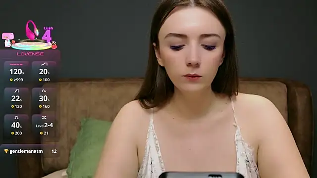Snapshot of IamMolly chatting on 04.17.26 IamMolly online show from 04.17.26