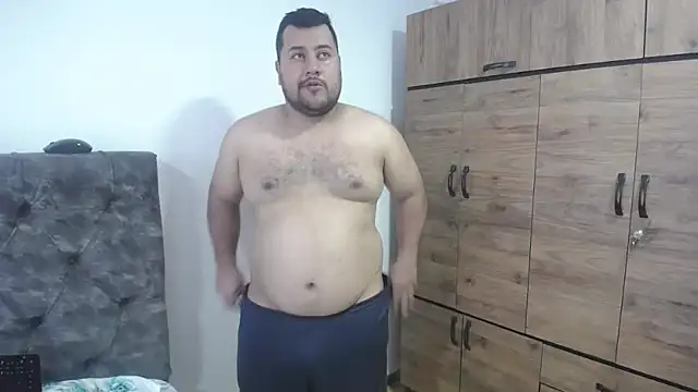 Snapshot of santi_hothot chatting on 09.10.25 santi hothot online show from 09.10.25