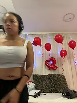 Snapshot of carolgaita chatting on 02.16.25 carolgaita online show from 02.16.25