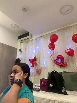Snapshot of carolgaita chatting on 02.18.25 carolgaita online show from 02.18.25
