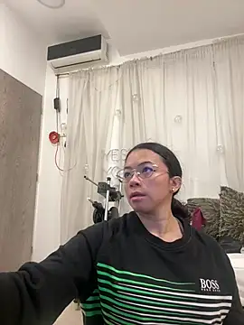 Snapshot of carolgaita chatting on 02.26.25 carolgaita online show from 02.26.25