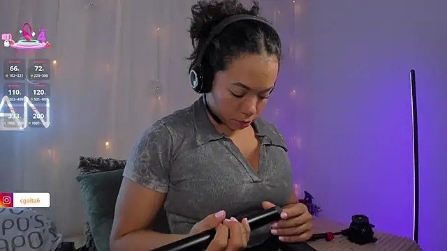 Snapshot of carolgaita chatting on 03.22.25 carolgaita online show from 03.22.25