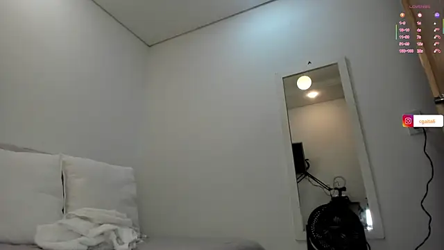 Snapshot of carolgaita chatting on 11.12.25 carolgaita online show from 11.12.25