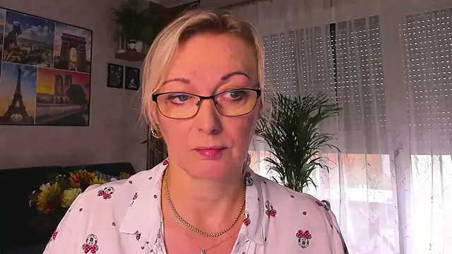 vanessa chat online show from 10.30.25