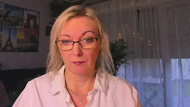 vanessa chat online show from 12.21.25