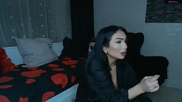 Snapshot of mistress_meryem chatting on 06.07.26 mistress meryem online show from 06.07.26