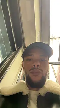 Snapshot of Lionayowe chatting on 10.26.25 Lionayowe online show from 10.26.25