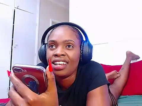 LuciousLips96 online show from 11.25.25