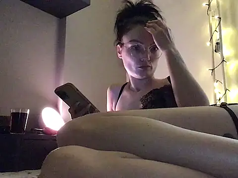 Snapshot of denisestar10 chatting on 01.25.25 denisestar10 online show from 01.25.25