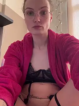 Snapshot of denisestar10 chatting on 01.26.25 denisestar10 online show from 01.26.25