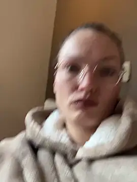 Snapshot of denisestar10 chatting on 02.05.25 denisestar10 online show from 02.05.25