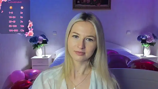 Snapshot of AnnaCarrera chatting on 02.13.26 AnnaCarrera online show from 02.13.26