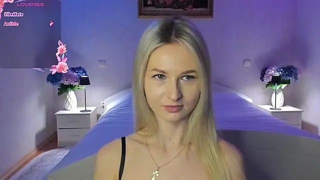 Snapshot of AnnaCarrera chatting on 02.28.26 AnnaCarrera online show from 02.28.26