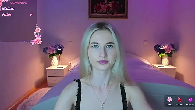 Snapshot of AnnaCarrera chatting on 06.26.26 AnnaCarrera online show from 06.26.26