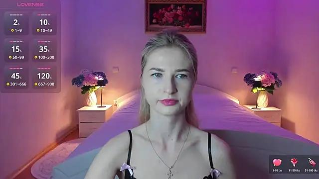 Snapshot of AnnaCarrera chatting on 07.31.26 AnnaCarrera online show from 07.31.26