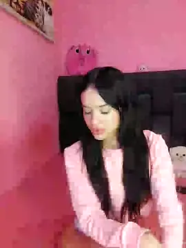 Snapshot of secretgreisy_ chatting on 12.13.24 secretgreisy online show from 12.13.24