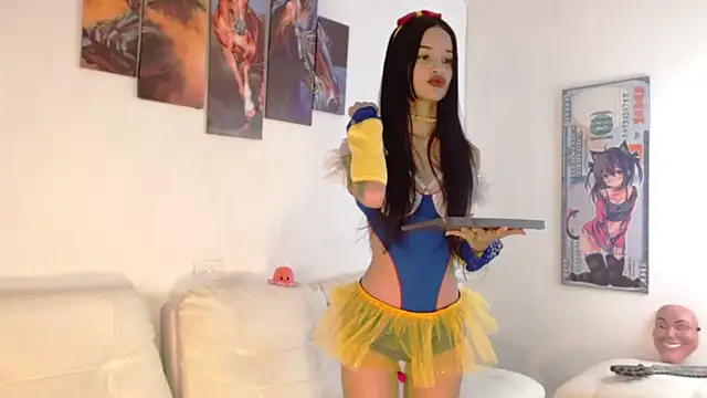 Snapshot of secretgreisy_ chatting on 10.31.25 secretgreisy online show from 10.31.25