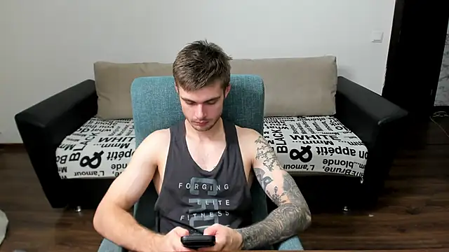 maks wolfis online show from 12.19.24