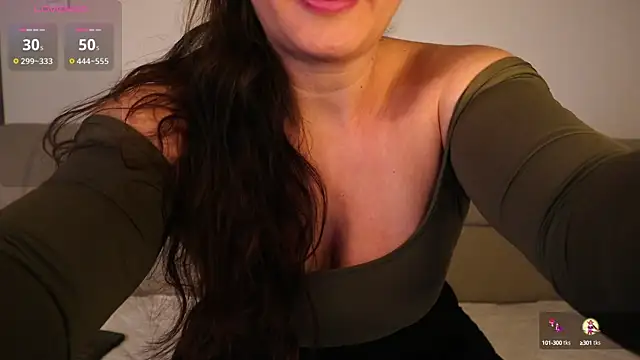 Snapshot of pawg_queen chatting on 12.06.24 pawg queen online show from 12.06.24