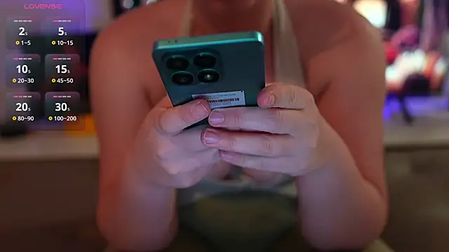 Snapshot of pawg_queen chatting on 09.22.25 pawg queen online show from 09.22.25