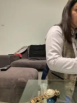Snapshot of AlexandraGiogio chatting on 04.19.26 AlexandraGiogio online show from 04.19.26