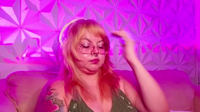 Satyn doll online show from 10.02.25