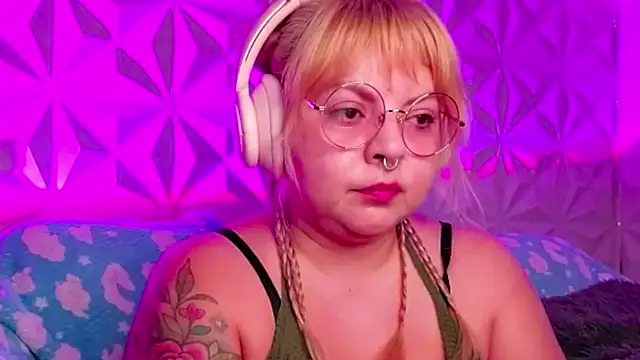 Satyn doll online show from 10.05.25